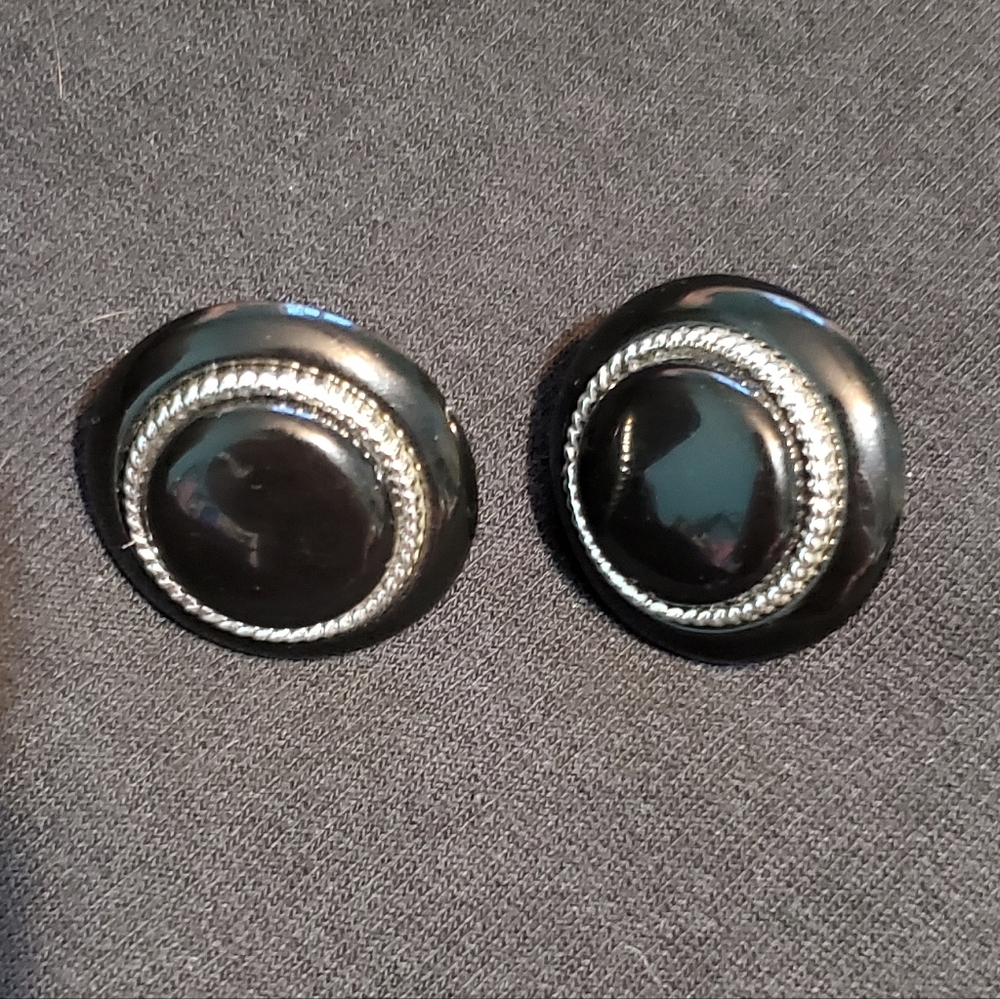 ⭐️2/$20⭐️ Black Circle Earrings